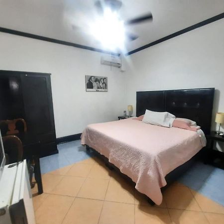 Hotel Garcias Suites, Linares Exterior photo