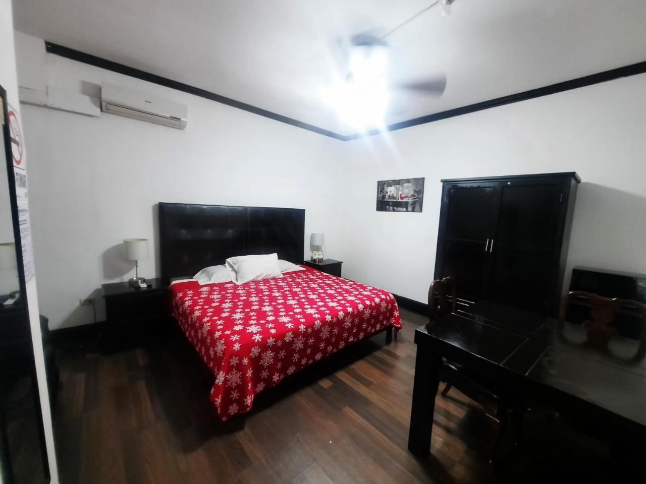 Hotel Garcias Suites, Linares Exterior photo